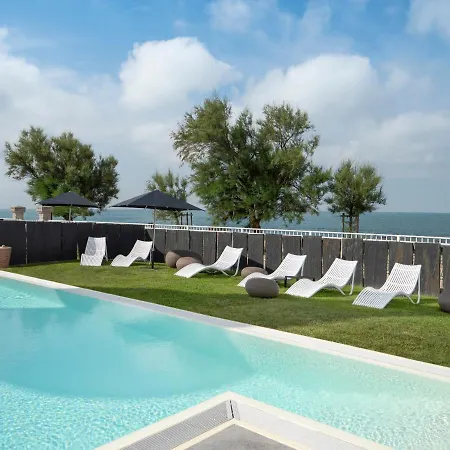 Chateau Des Tourelles - Relais Thalasso & 酒店 4*