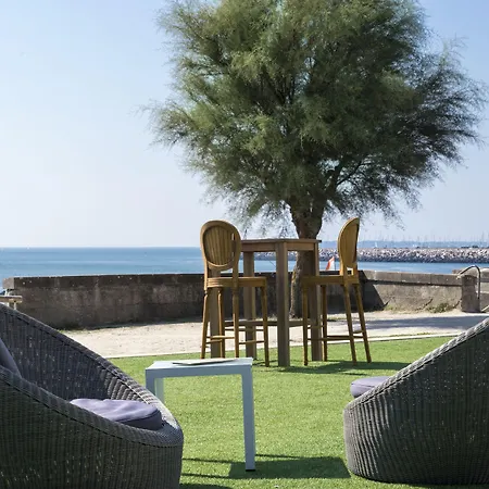 Szálloda Chateau Des Tourelles - Relais Thalasso & 4*