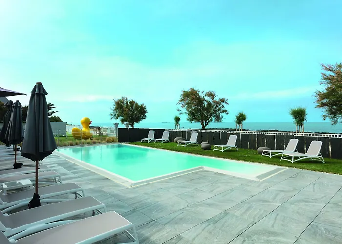 Chateau Des Tourelles - Relais Thalasso & 4*