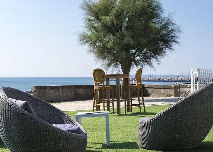 Hotel Chateau Des Tourelles - Relais Thalasso & 4*