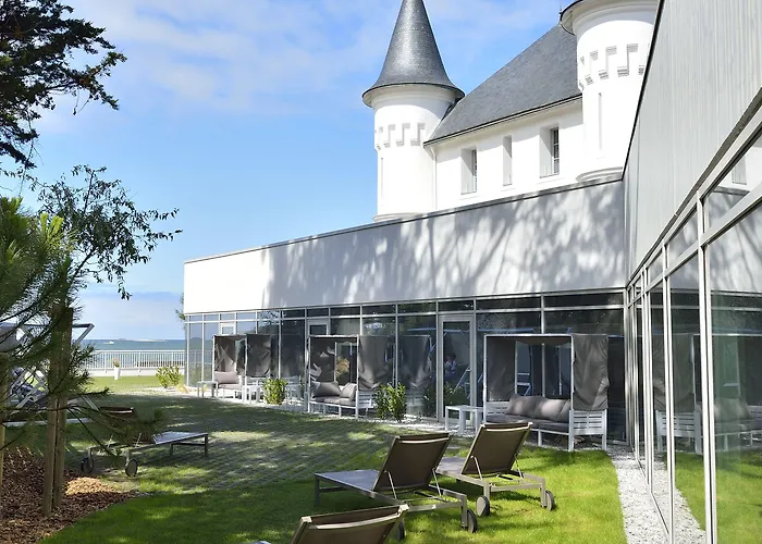 Chateau Des Tourelles - Relais Thalasso & Hotel 4*