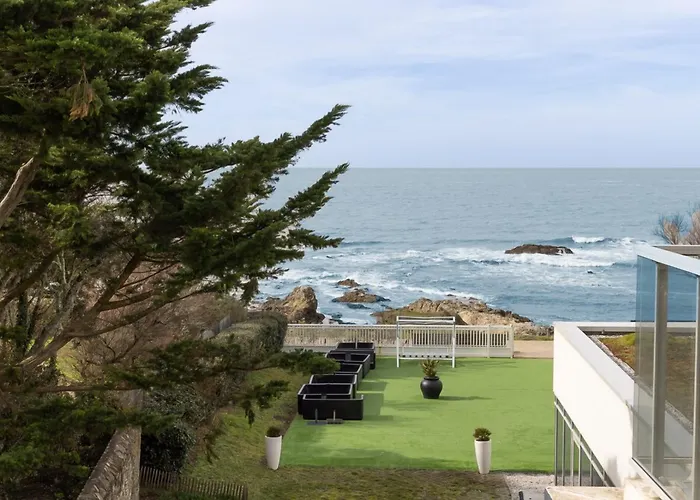 Chateau Des Tourelles - Relais Thalasso & 4*